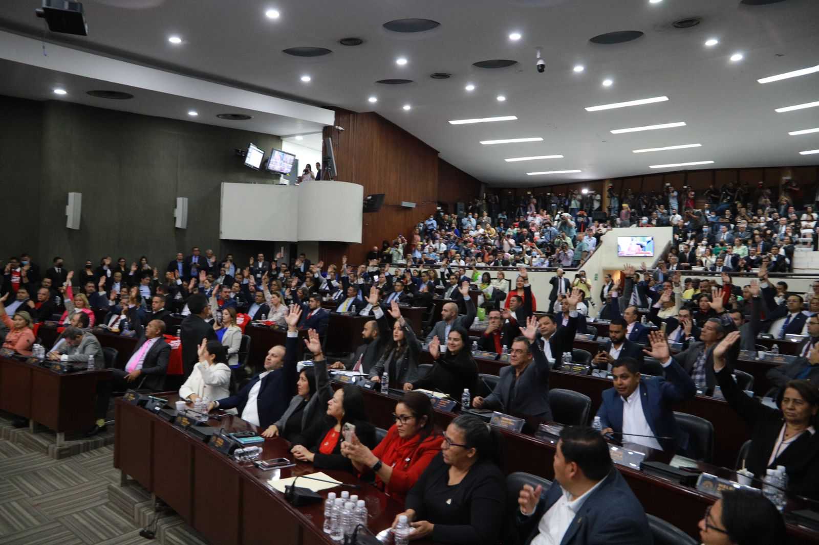 Congreso Nacional le cumple al Pueblo y elige a los 15 nuevos magistrados de la Corte Suprema de Justicia